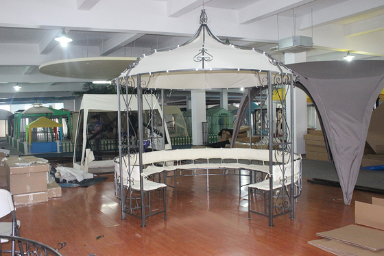 Ατσάλινο πλαίσιο 3 * 2.9M Openwork Pattern Spire Gazebo για κήπο υψηλής ενέργειας Προσαρμόσιμη