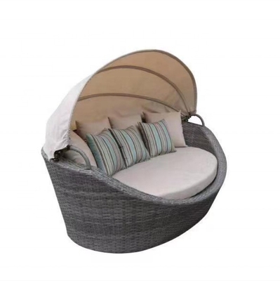 Προσαρμοσμένο έγχρωμο Bistro Set Σύγχρονο σχεδιασμό Αλουμινίου Ρατάνι Σωφάκι Set με Τσάι Τραπέζι