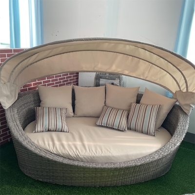 Προσαρμοσμένο έγχρωμο Bistro Set Σύγχρονο σχεδιασμό Αλουμινίου Ρατάνι Σωφάκι Set με Τσάι Τραπέζι